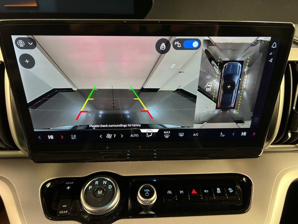 New 2025 Ford Expedition Active image 12