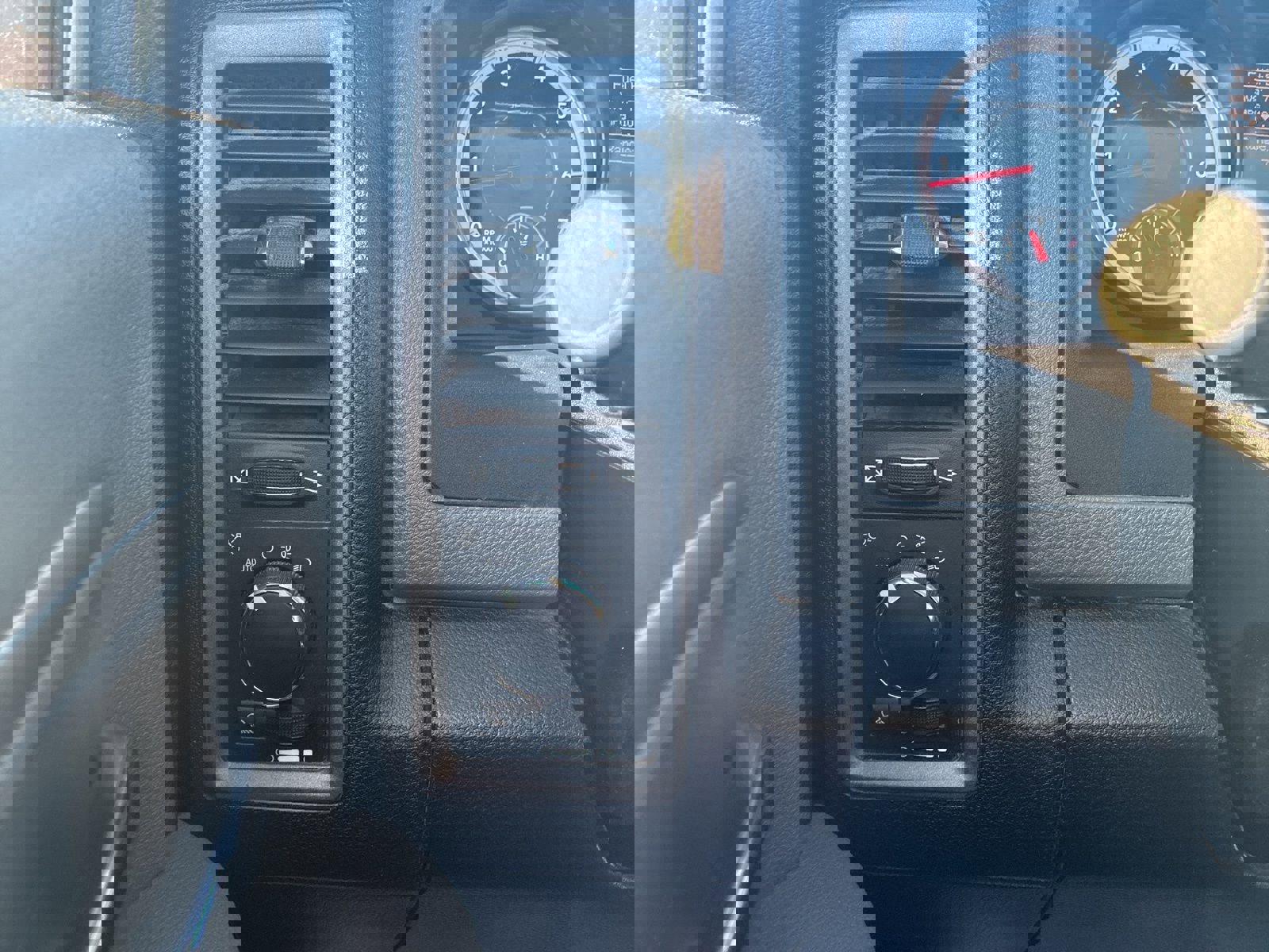 Used 2014 RAM 1500 Tradesman w/ Power & Remote Entry Group image 21