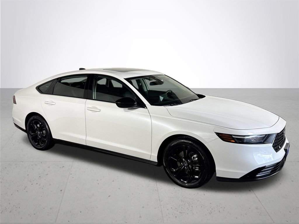 Used 2025 Honda Accord SE image 4