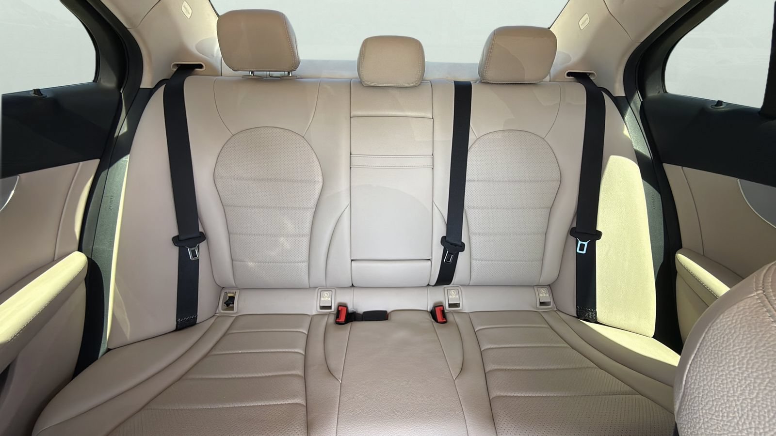 Used 2017 Mercedes-Benz C 300 Sedan image 22