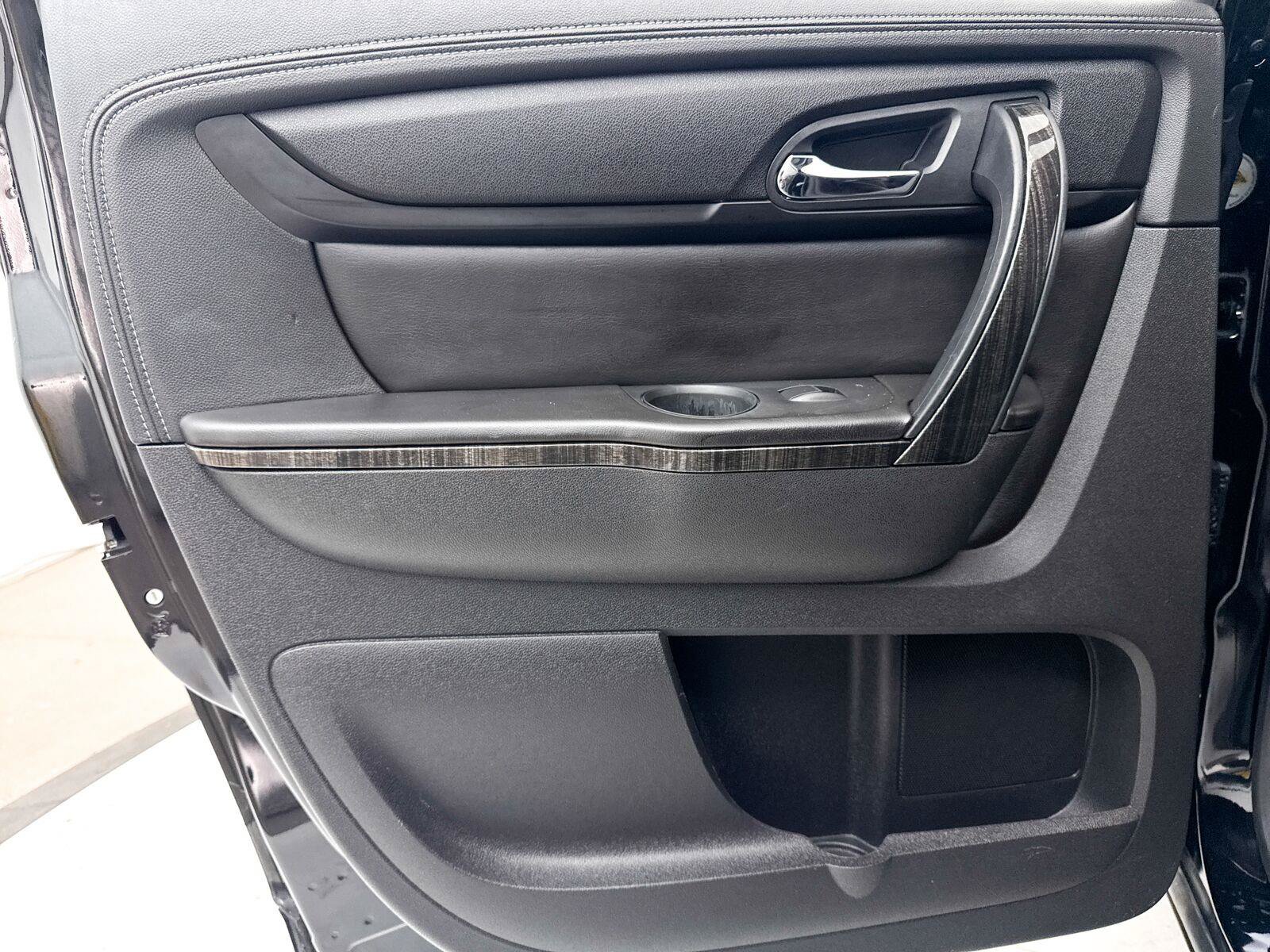 Used 2017 GMC Acadia Limited SLT FWD image 25