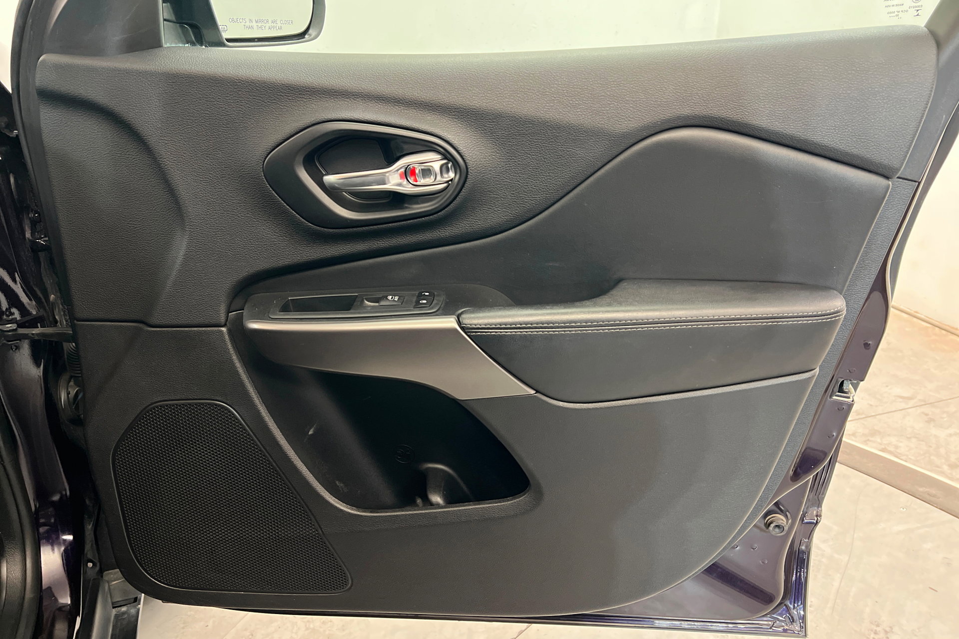 Used 2021 Jeep Cherokee Latitude Lux w/ Comfort/Convenience Group image 24