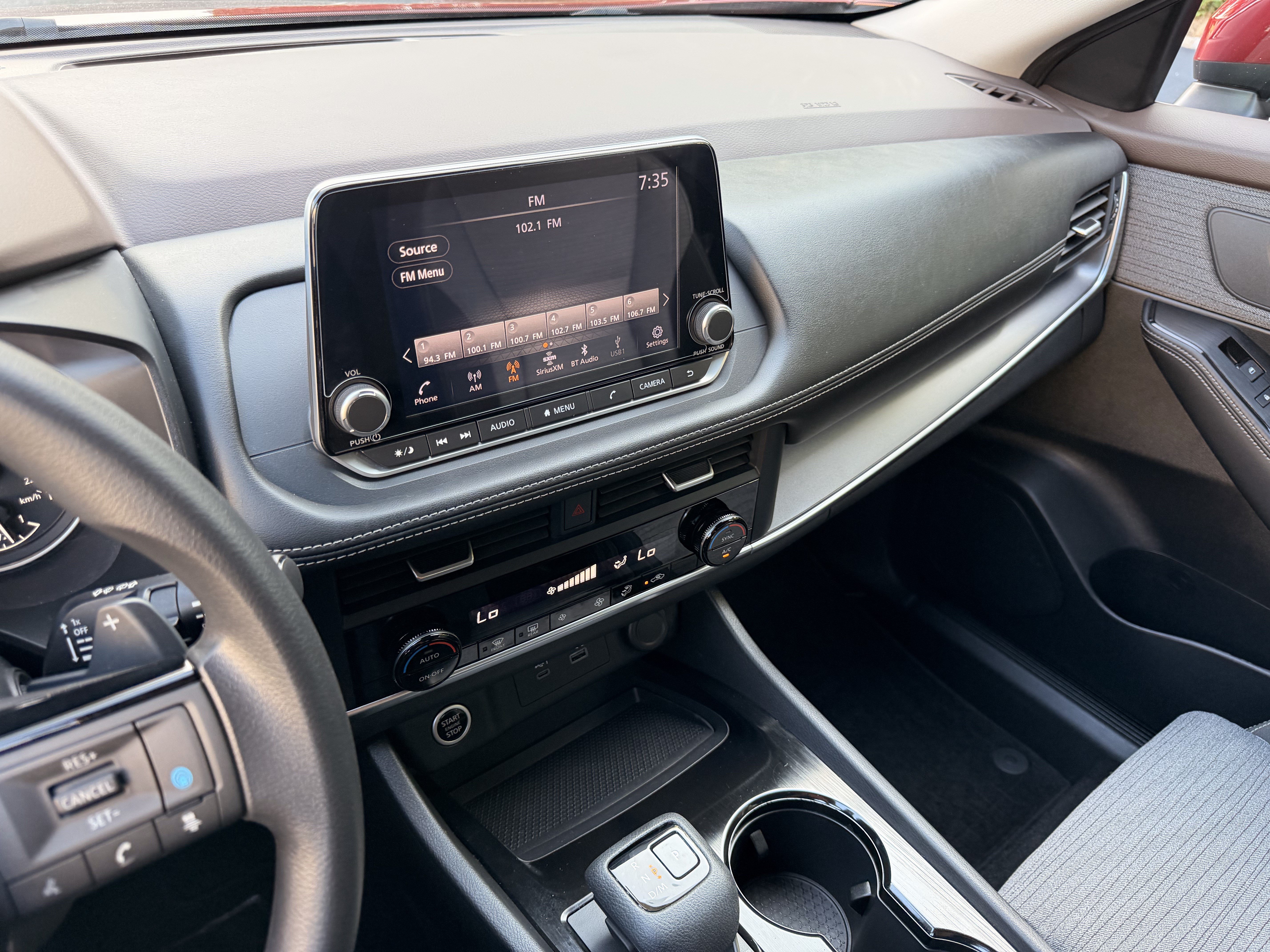 Used 2023 Nissan Rogue SV AWD/4WD image 18
