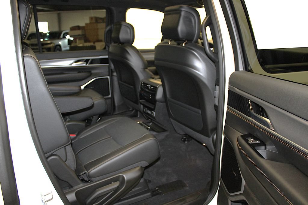 New 2026 Jeep Grand Wagoneer 4WD image 39