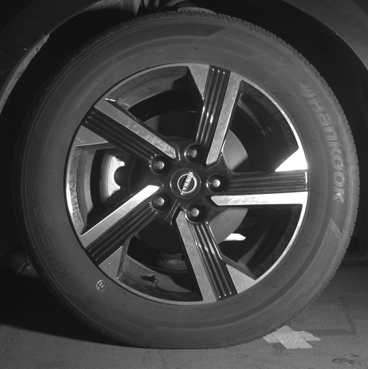 Used 2025 Nissan Sentra SV FWD image 12