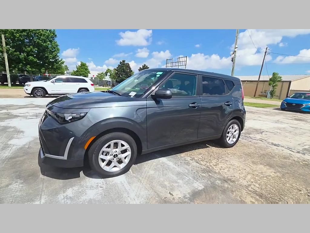 Used 2025 Kia Soul LX w/ LX Technology Package FWD image 33