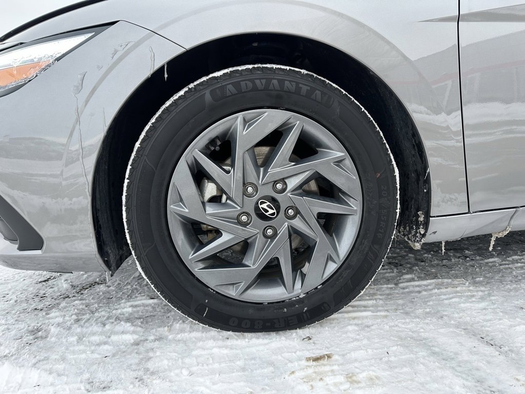 Used 2024 Hyundai Elantra SEL image 9