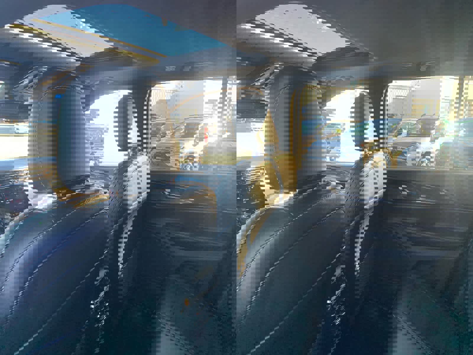 Used 2023 Jeep Grand Cherokee Altitude image 32