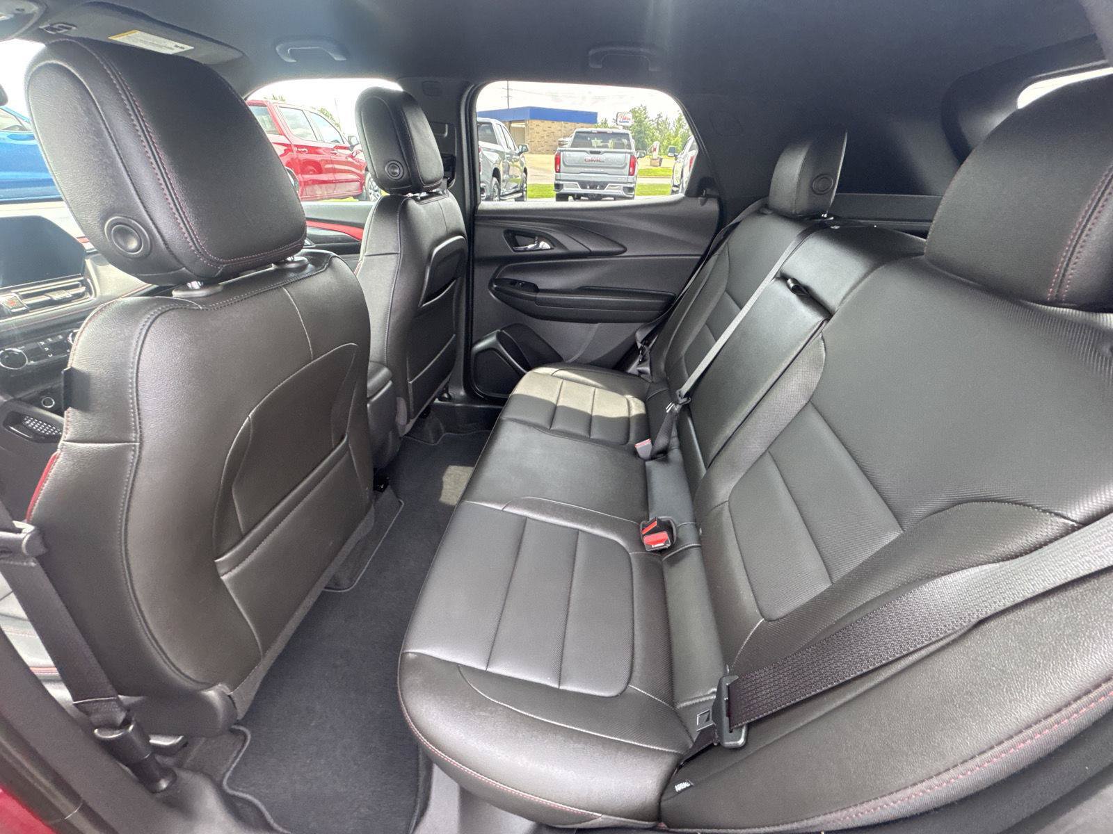 Used 2025 Chevrolet TrailBlazer RS w/ Convenience Package FWD image 9