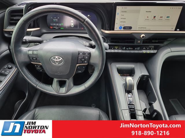 Used 2023 Toyota Crown AWD/4WD image 31
