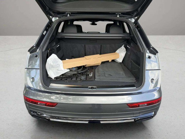 Certified 2025 Audi Q5 e Premium Plus w/ Premium Plus Package AWD/4WD image 32