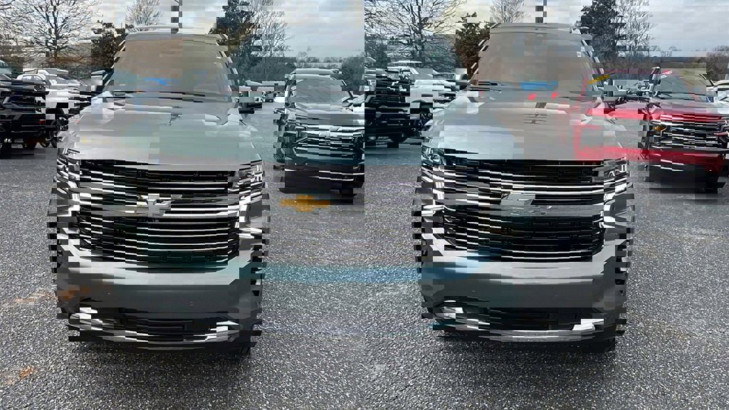 Certified 2023 Chevrolet Suburban LT w/ Luxury Package image 2