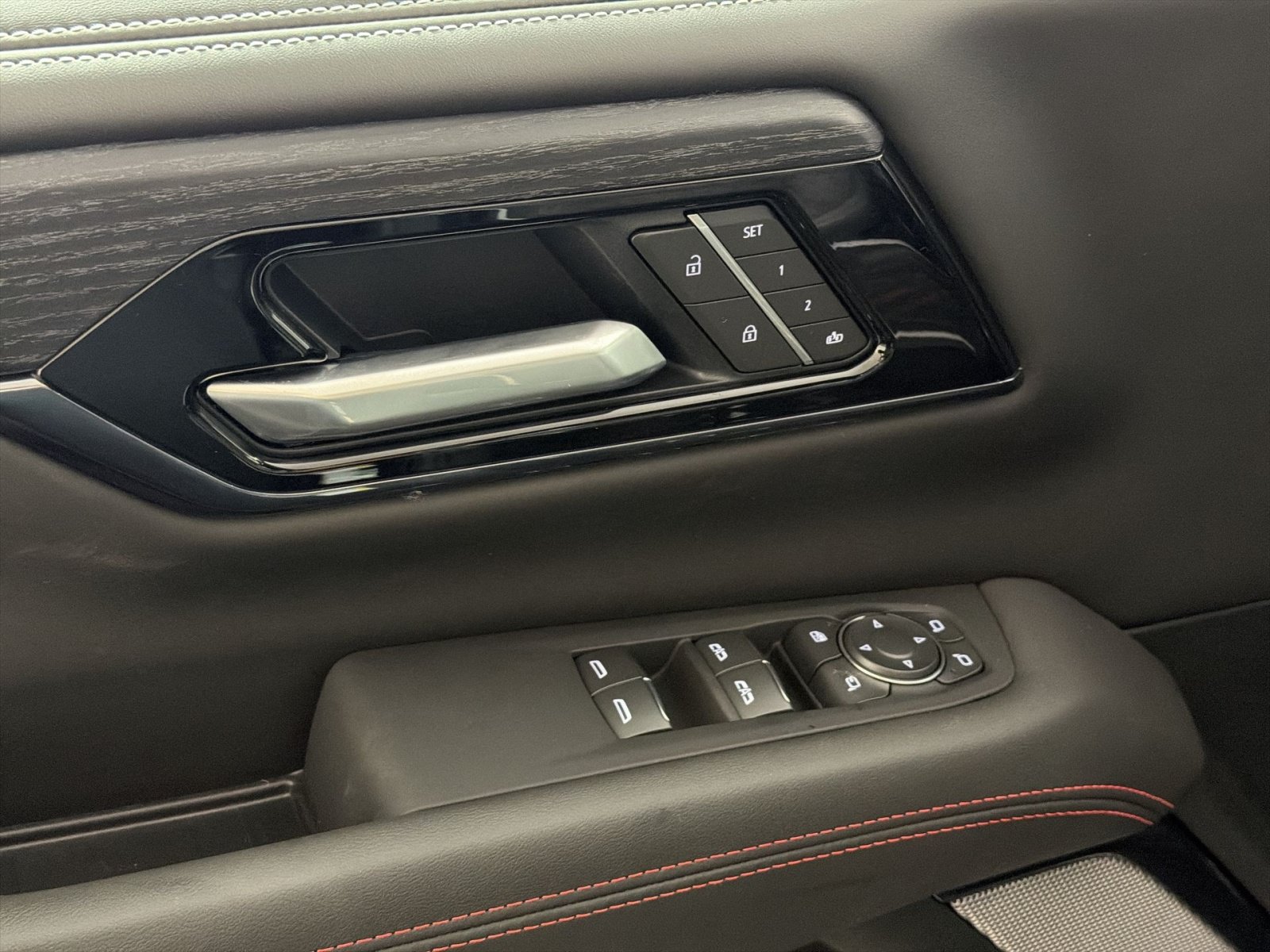 New 2026 GMC Yukon XL AT4 Ultimate AWD/4WD image 15
