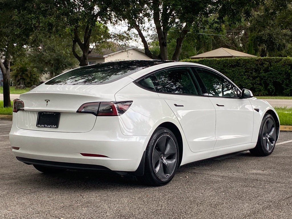 Used 2023 Tesla Model 3 Standard Range RWD image 9