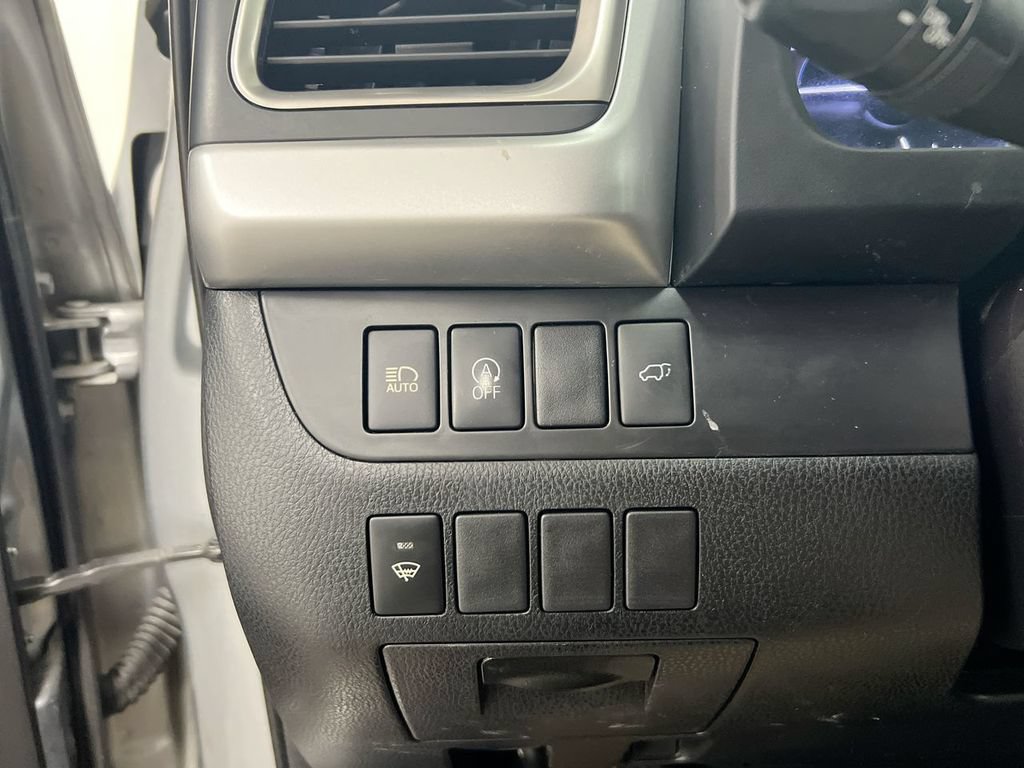 Used 2018 Toyota Highlander XLE AWD/4WD image 18