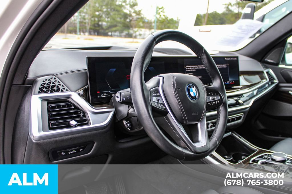 Used 2025 BMW X5 xDrive50e image 23