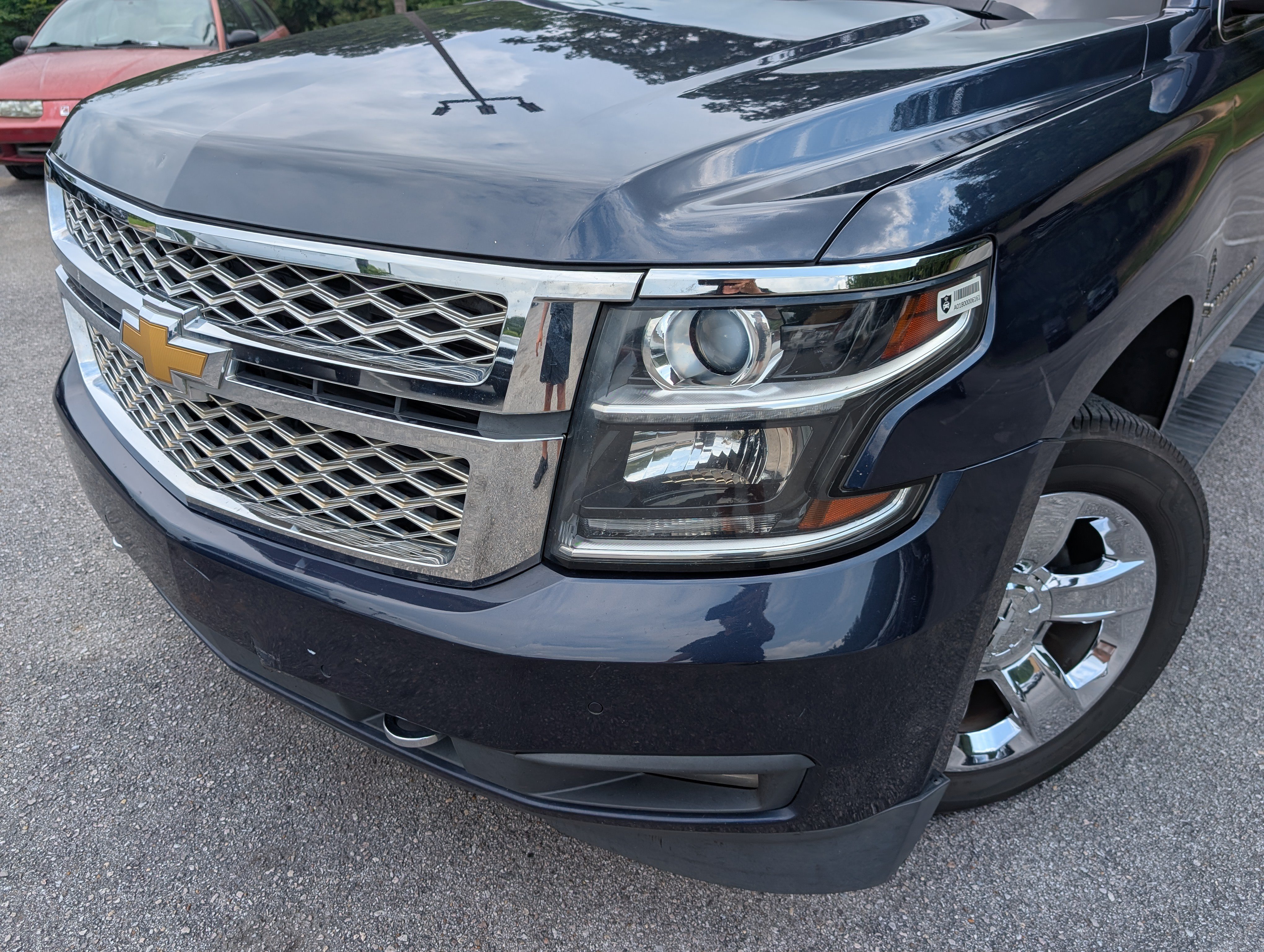 Used 2018 Chevrolet Suburban LT w/ LT Signature Package RWD image 13