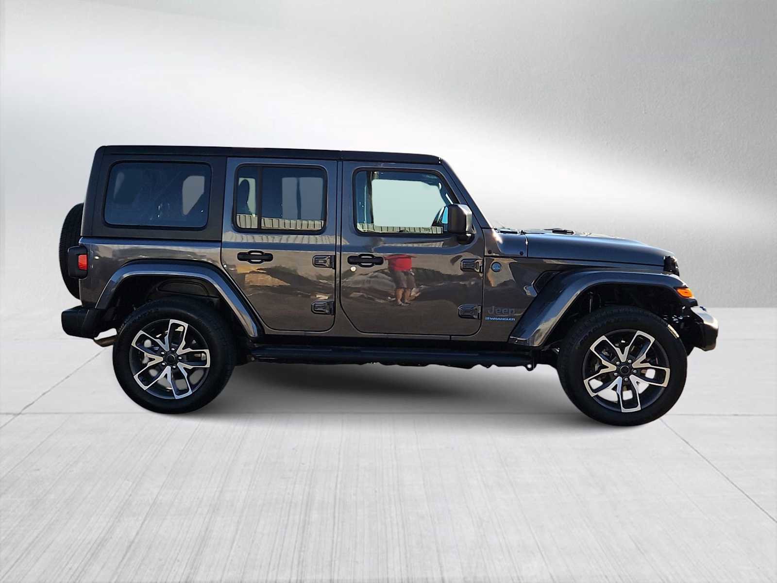 Used 2024 Jeep Wrangler Sport S image 9