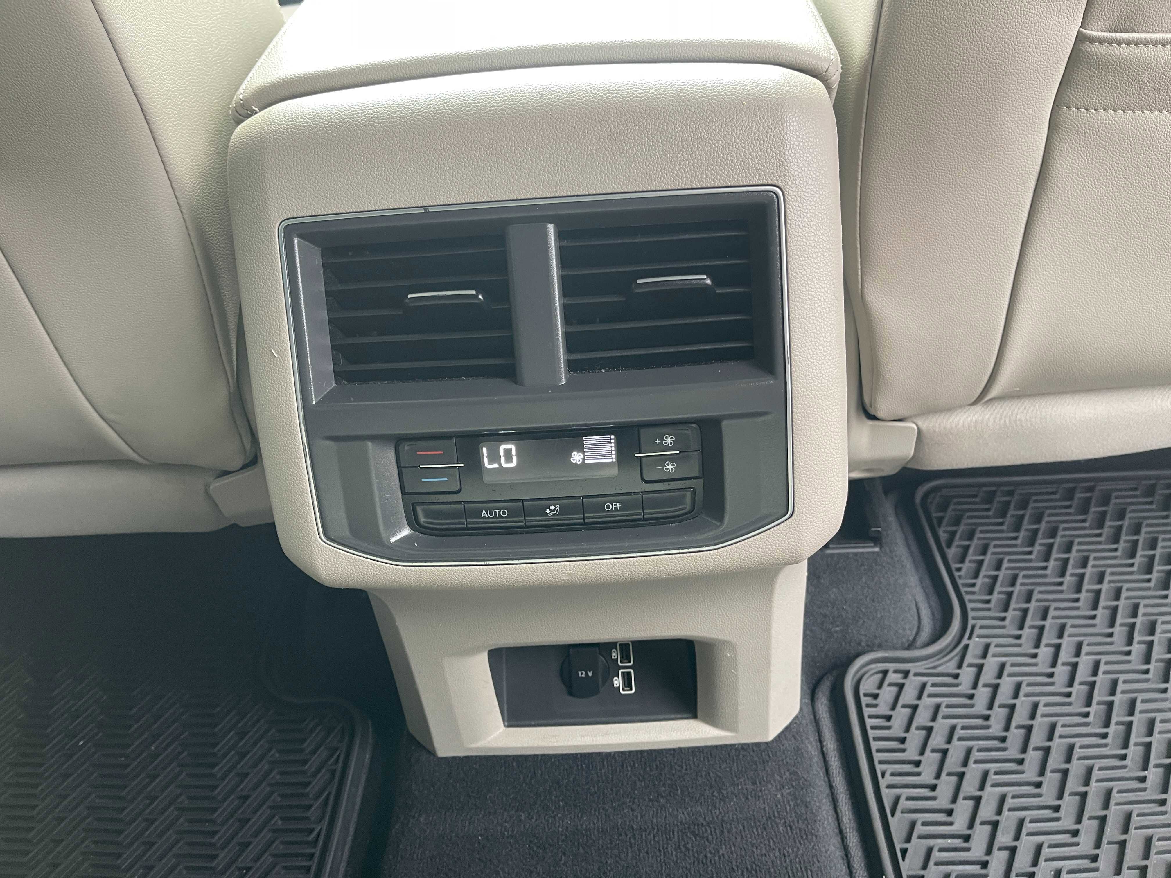 Used 2019 Volkswagen Atlas SE w/ Towing Package FWD image 16