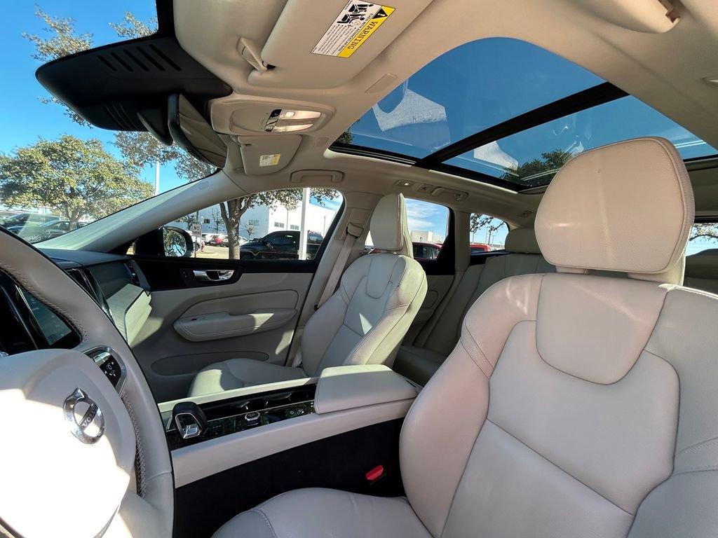 Used 2023 Volvo XC60 B5 Plus w/ Climate Package image 12