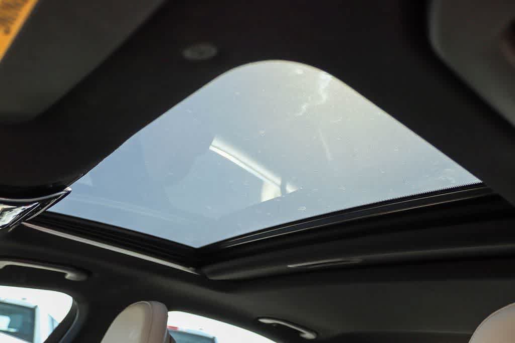 Used 2025 Mercedes-Benz C 300 Sedan image 26