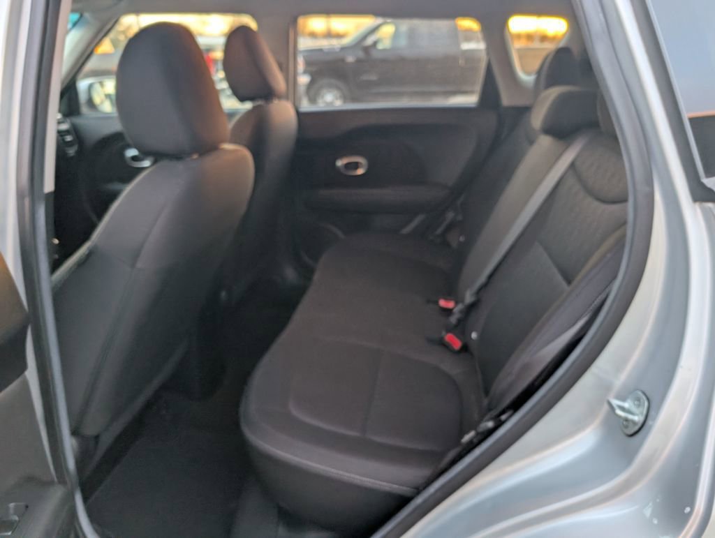 Used 2016 Kia Soul Base image 9