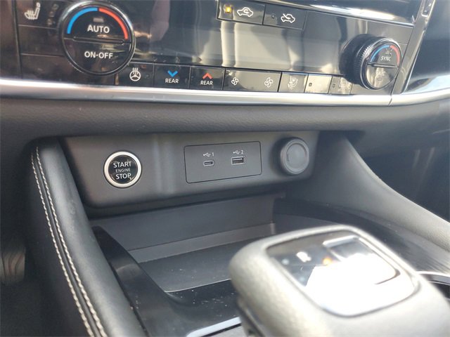 Used 2023 Nissan Rogue SL w/ SL Premium Package image 24