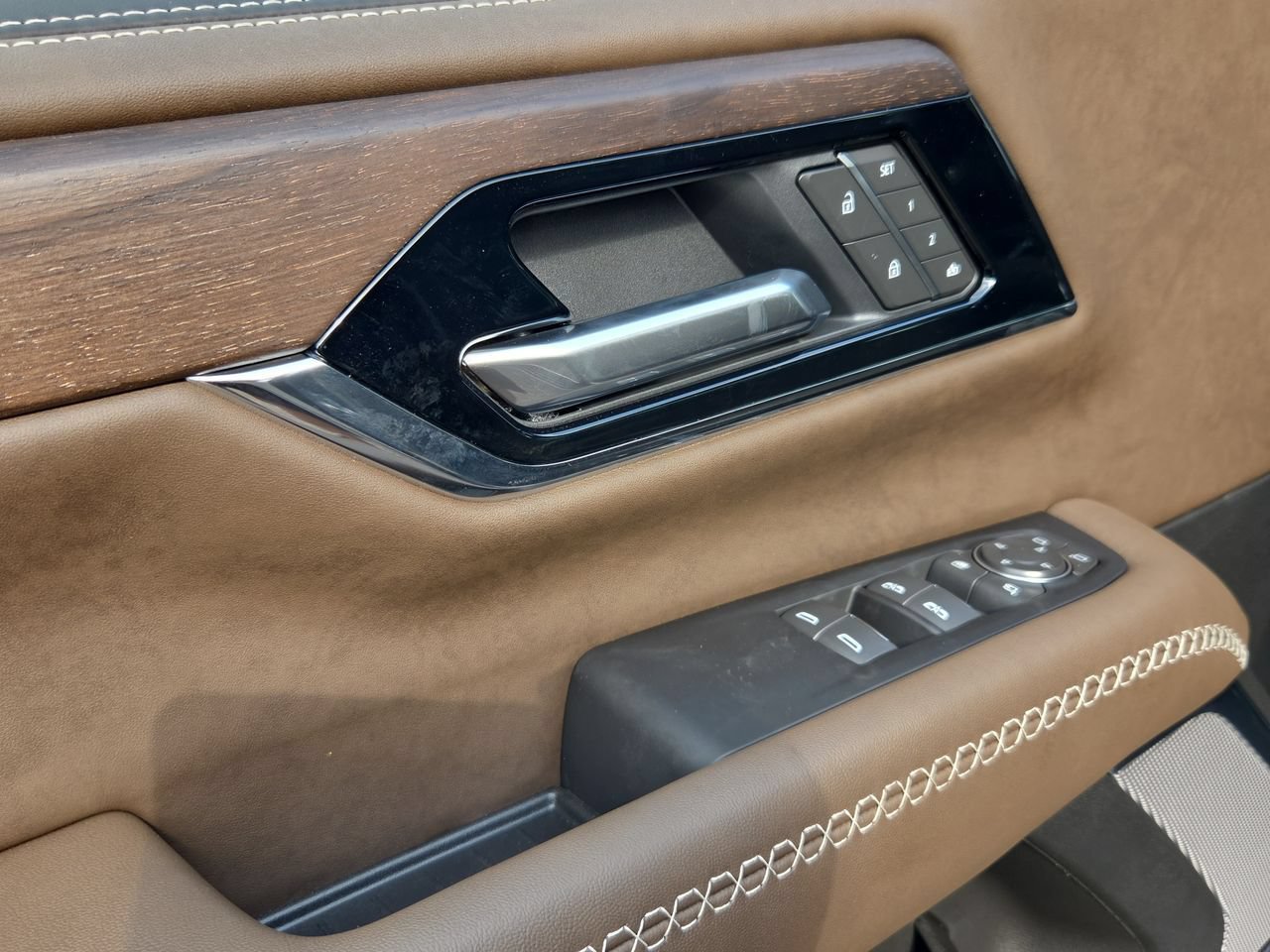 New 2026 GMC Yukon XL Denali Ultimate AWD/4WD image 24