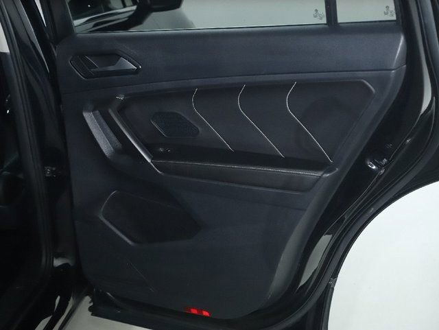 Used 2022 Volkswagen Tiguan SE w/ Panoramic Sunroof Package AWD/4WD image 33