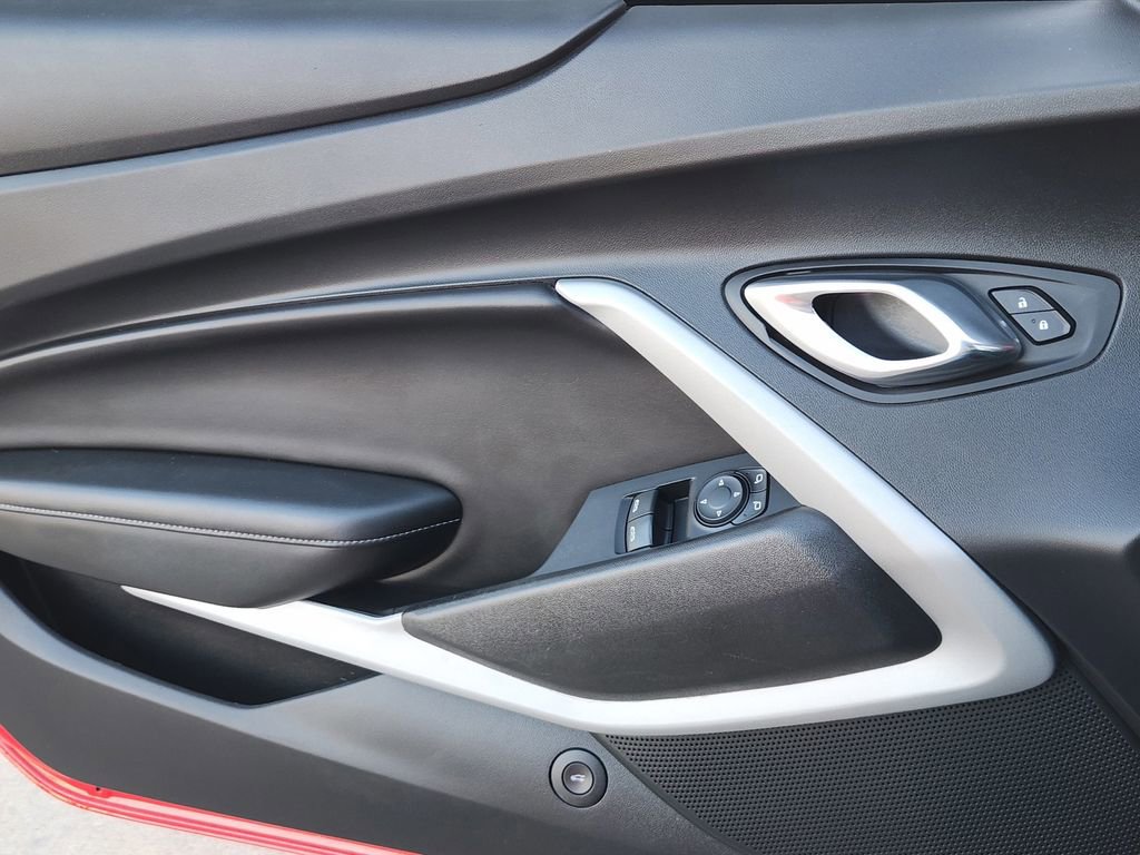 Used 2018 Chevrolet Camaro SS image 26