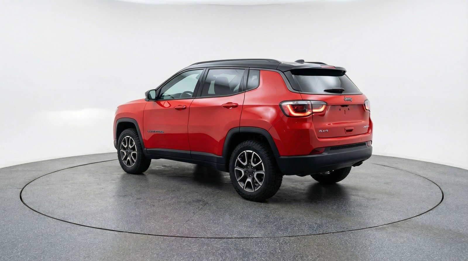 Used 2025 Jeep Compass Trailhawk image 6