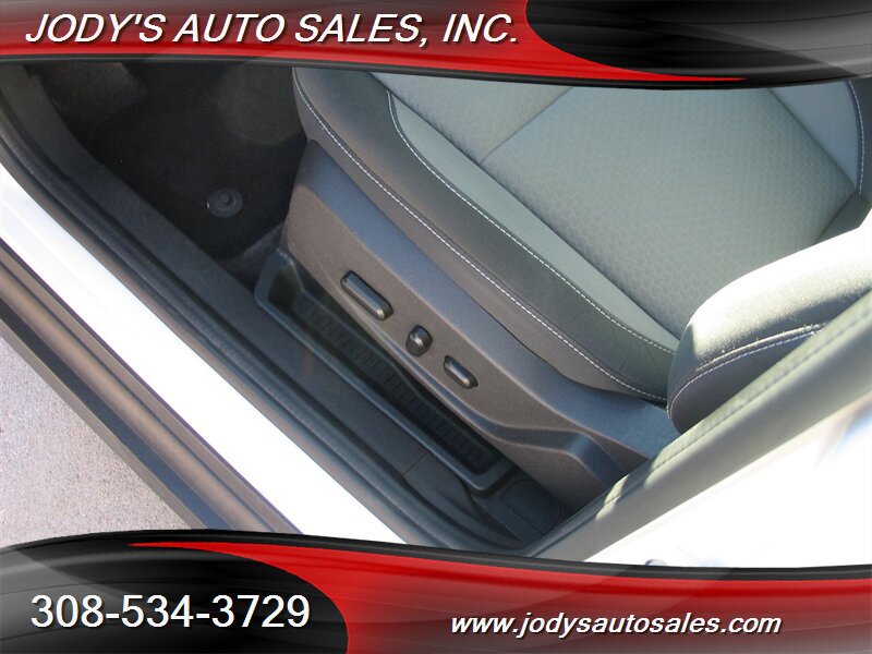 Used 2017 Ford C-MAX SE FWD image 4