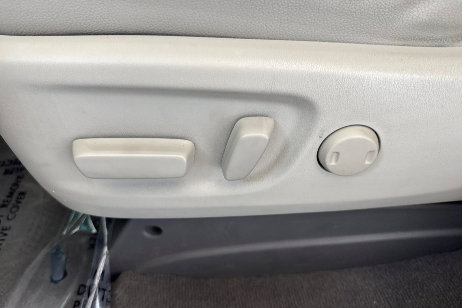 Used 2011 Toyota Sienna XLE FWD image 14