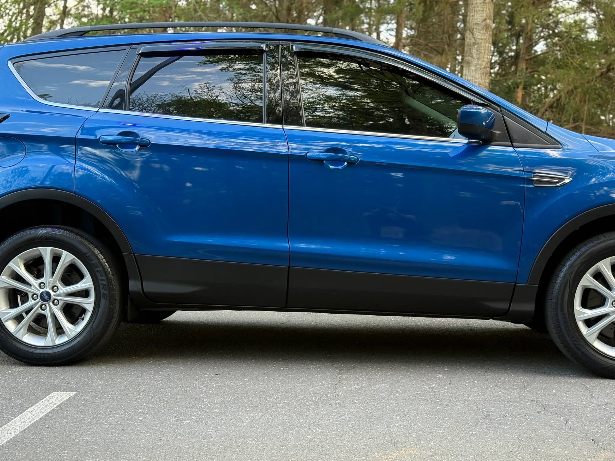 Used 2018 Ford Escape SE image 3