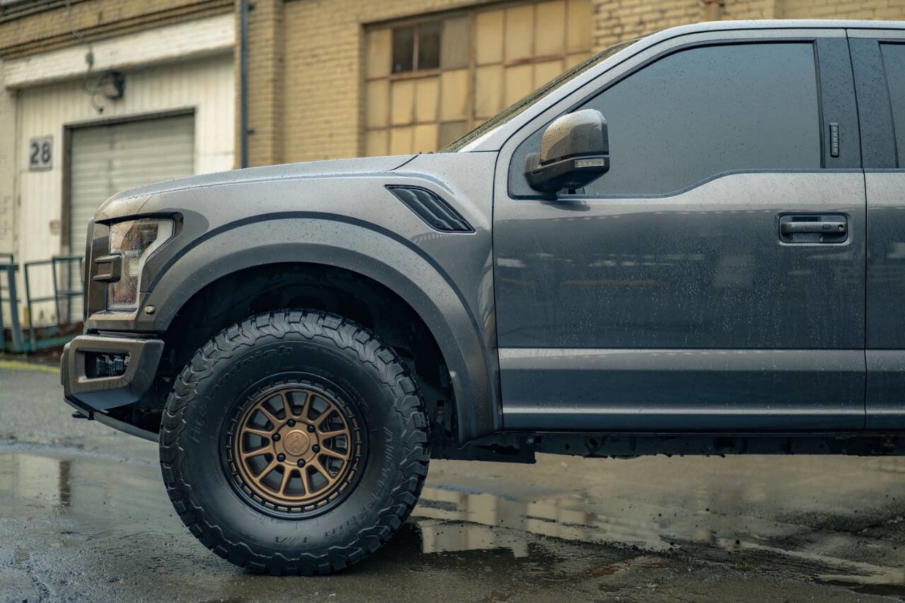 Used 2017 Ford F150 Raptor w/ Equipment Group 802A Luxury image 17