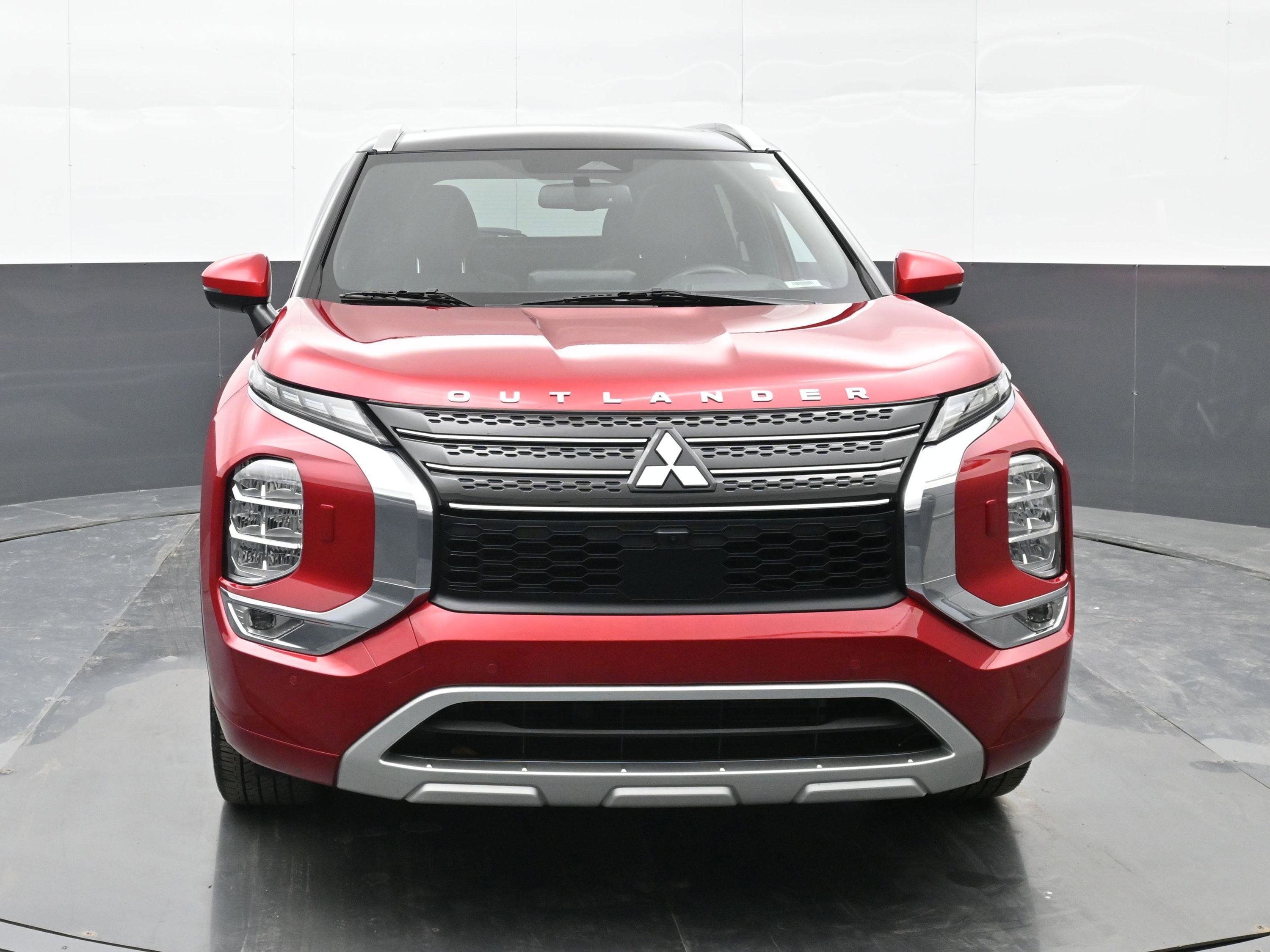 Used 2024 Mitsubishi Outlander SEL image 3