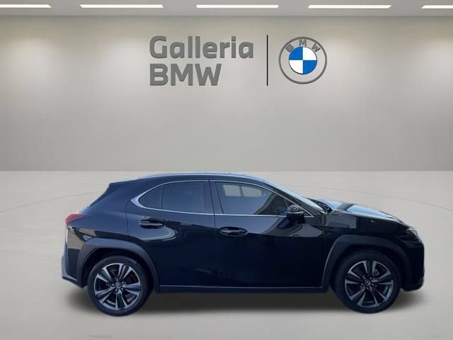 Used 2021 Lexus UX 200 w/ Accessory Package (Z1) FWD image 5