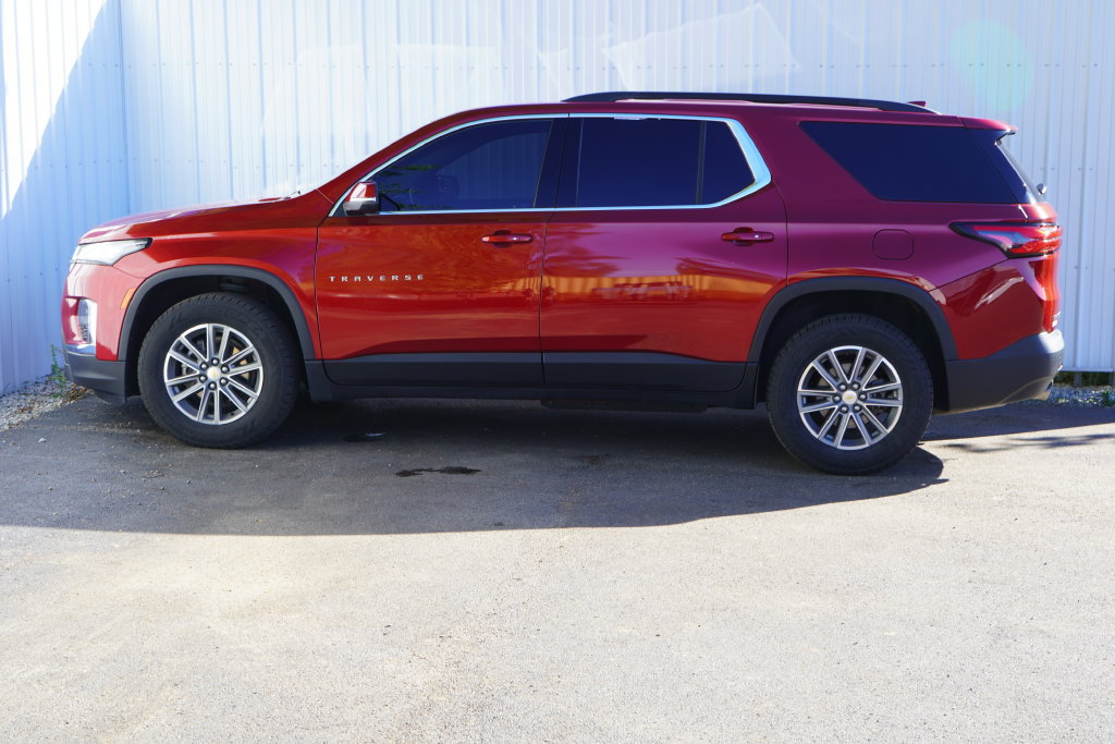 Used 2023 Chevrolet Traverse LT AWD/4WD image 3