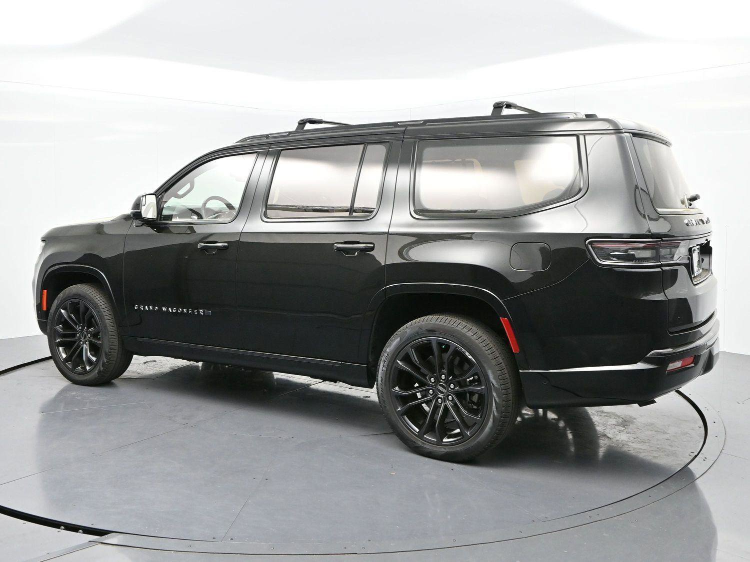 Used 2024 Jeep Grand Wagoneer Series III w/ Quick Order Packagew 28T AWD/4WD image 5