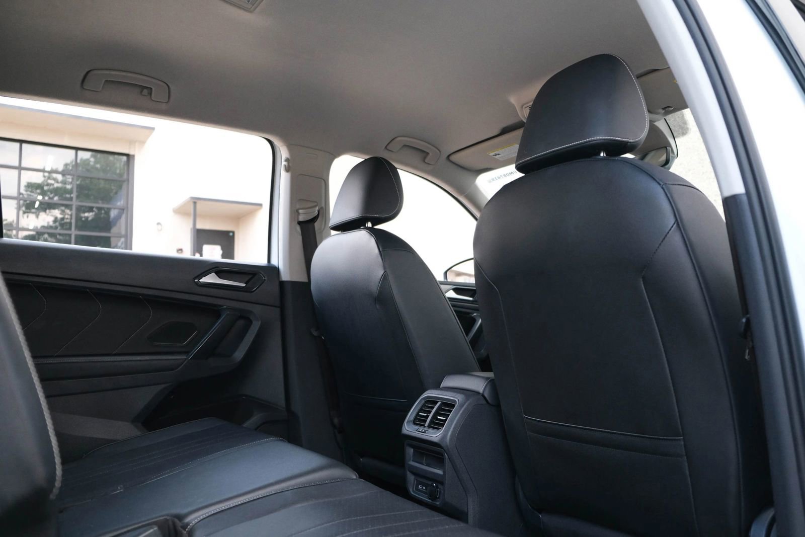 Used 2023 Volkswagen Tiguan SE FWD image 30