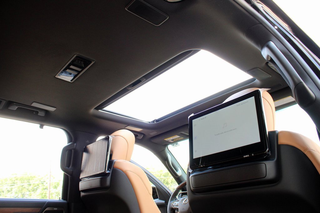 Used 2025 Lexus LX 600 4WD w/ Luxury Package image 25