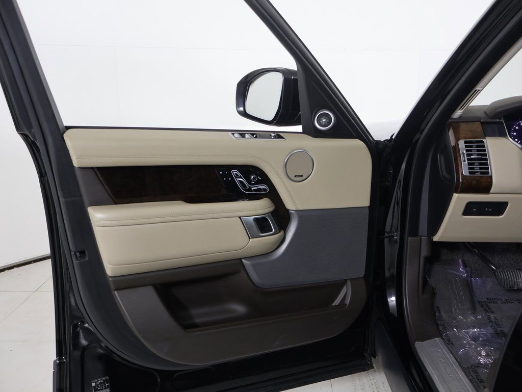 Used 2020 Land Rover Range Rover HSE image 22