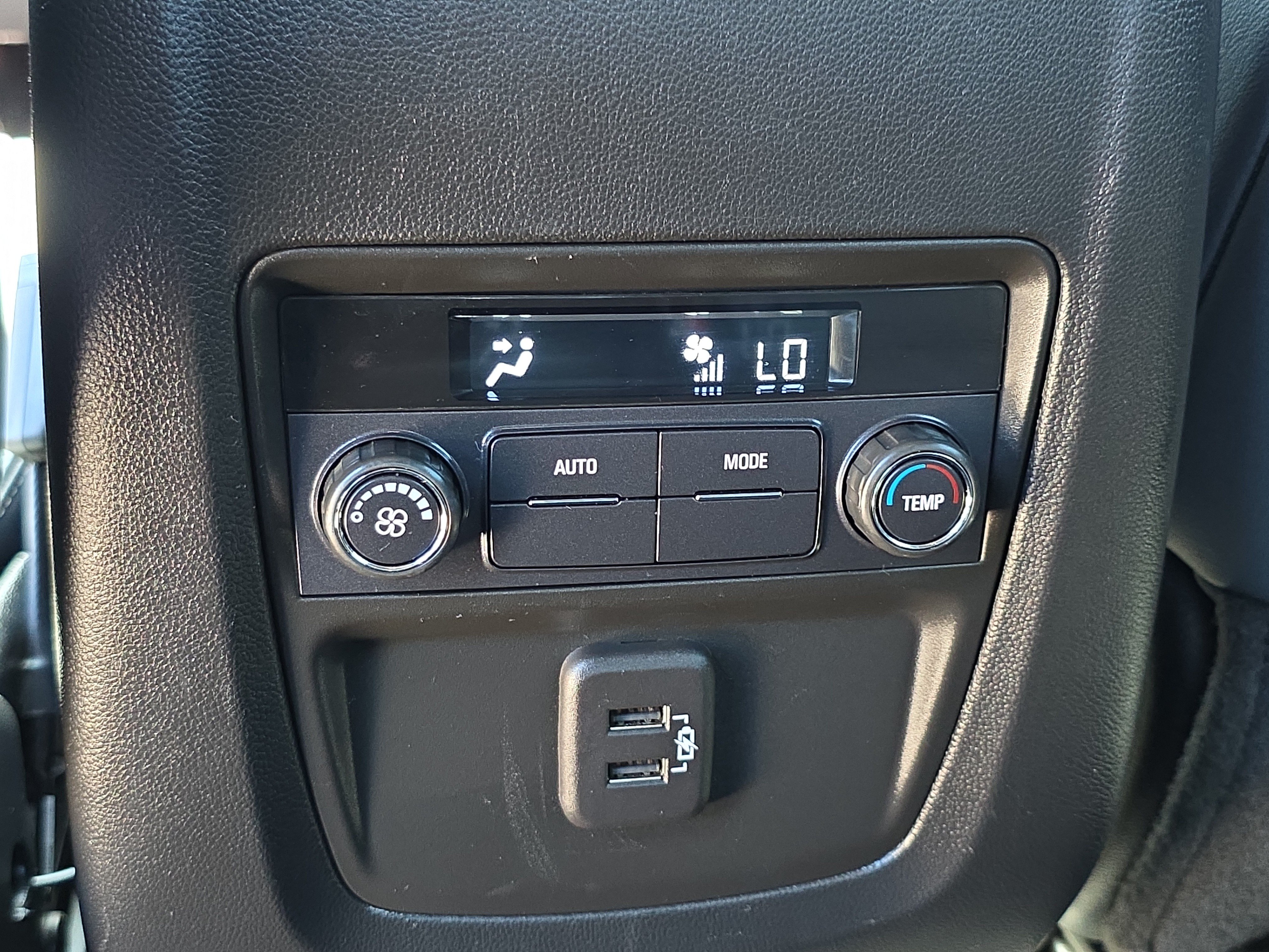 Used 2024 Buick Enclave Essence FWD image 14