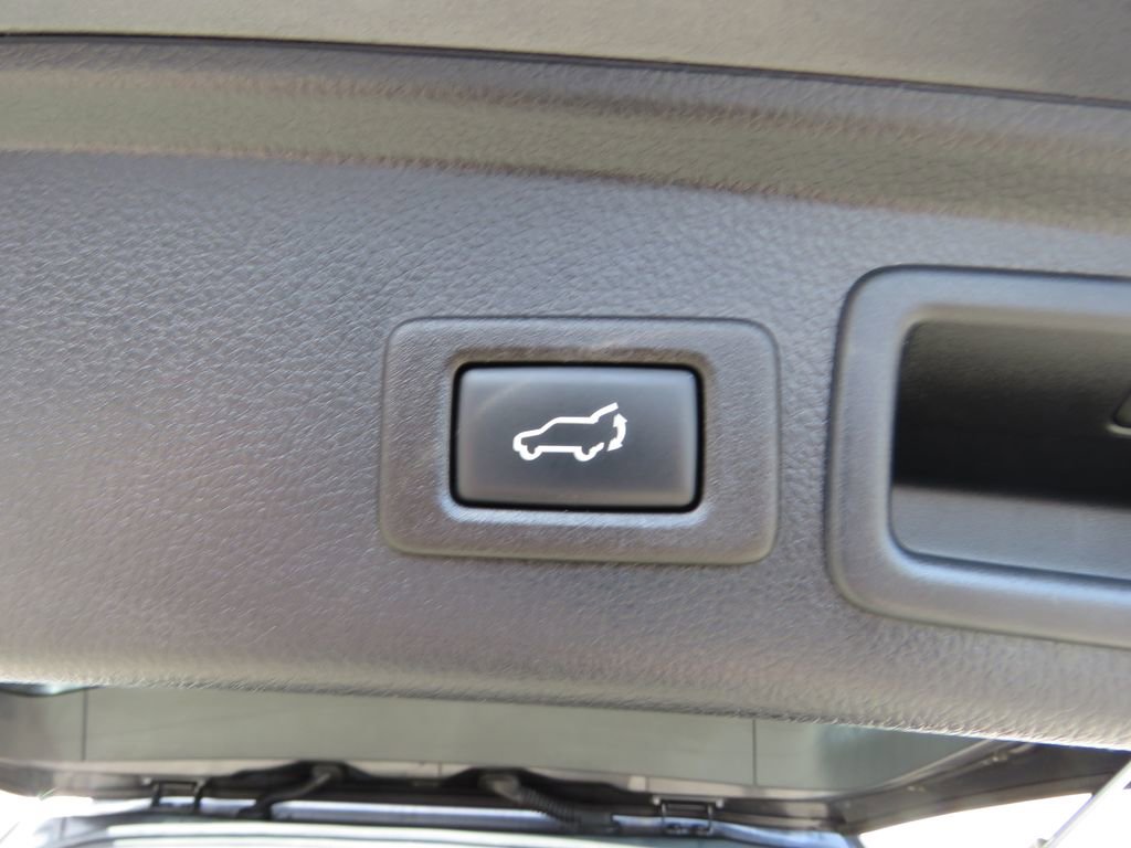 Used 2016 Subaru Forester 2.5i Limited AWD/4WD image 18