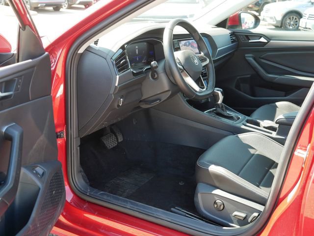 Used 2023 Volkswagen Jetta SE w/ Panoramic Sunroof Package image 12