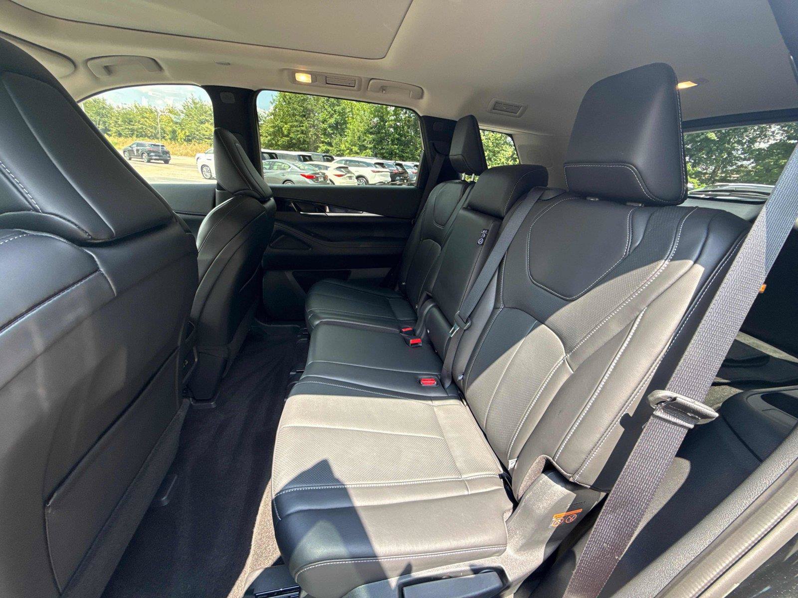 Used 2025 INFINITI QX60 Pure FWD image 12