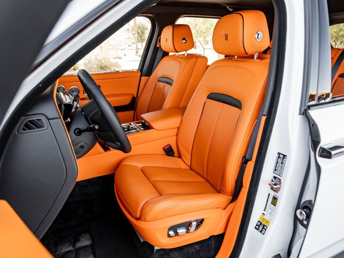 Certified 2023 Rolls-Royce Cullinan Black Badge w/ Dark Exterior Package AWD/4WD image 24