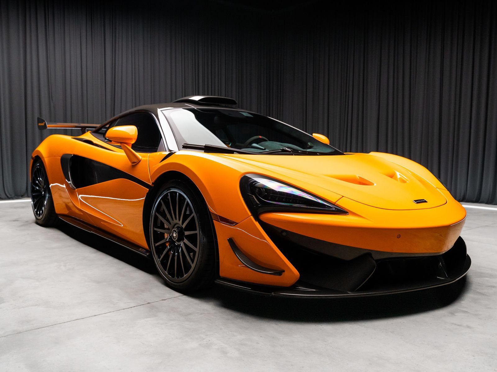 Used 2020 McLaren 620R RWD image 33