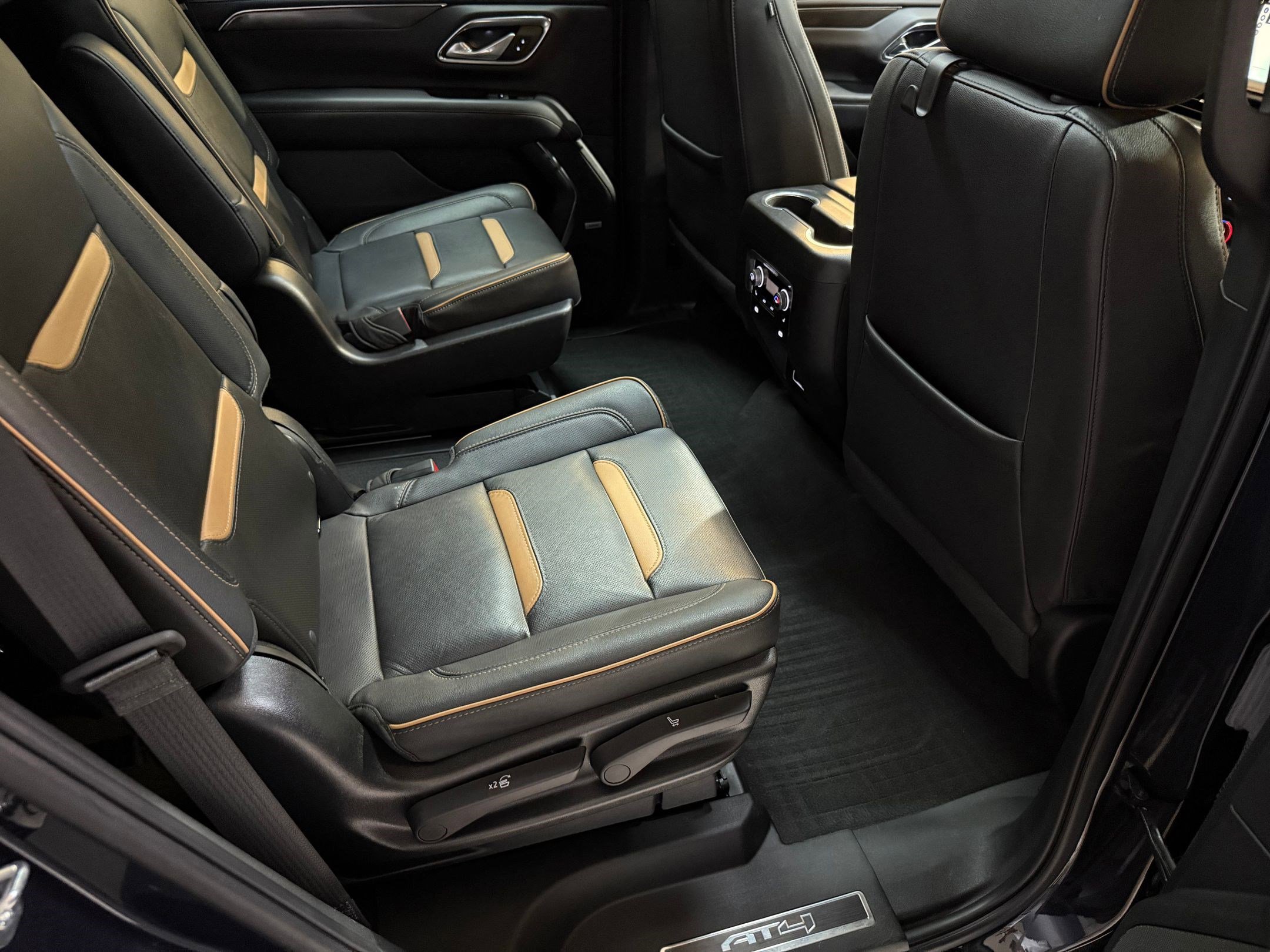 Used 2023 GMC Yukon AT4 w/ AT4 Premium Package image 46