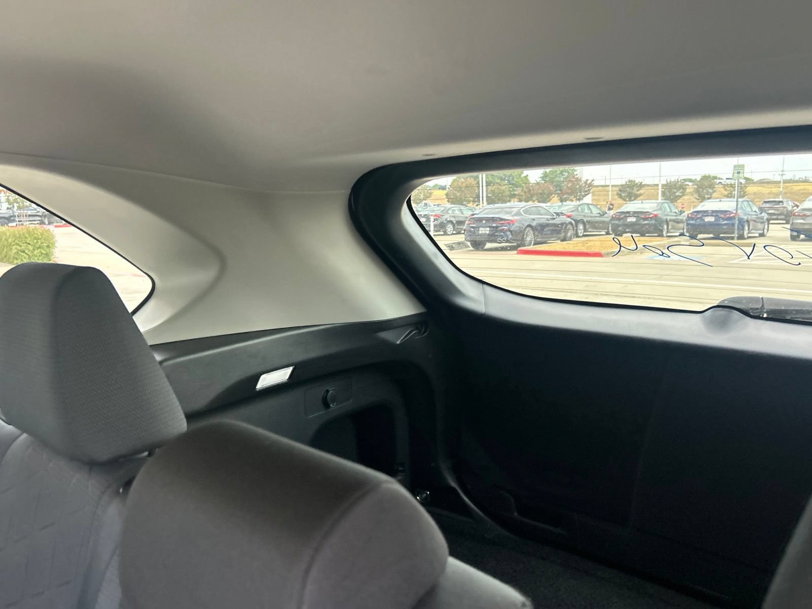 Used 2025 Toyota RAV4 XLE FWD image 17
